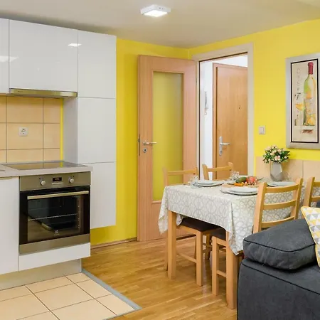 Medak City Center Nena Split