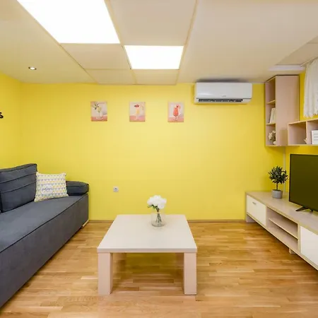 Medak City Center Nena *